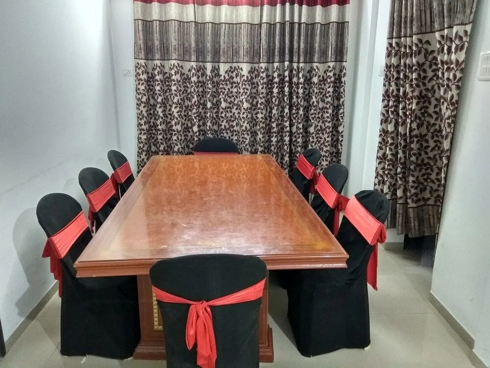 JK Rooms 132 Parkland Service Apartment