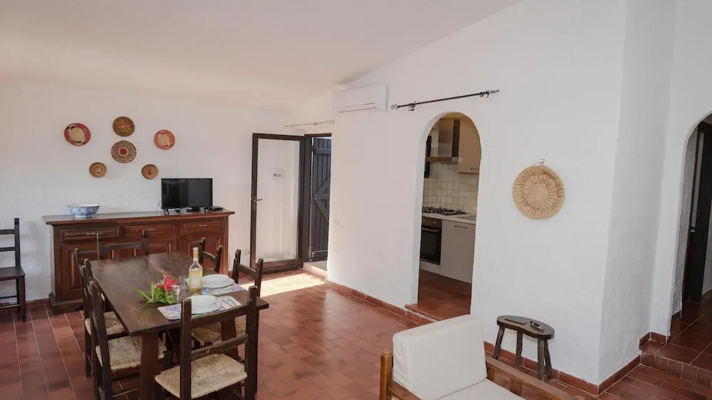 Villa Chiara: Luxury Retreat Steps from the Beach