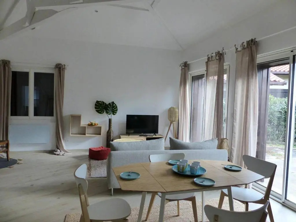 HOSSEGOR PLAGE- Villa PAUL -Petite villa rénovée pour 4 personnes- Wifi gratuit