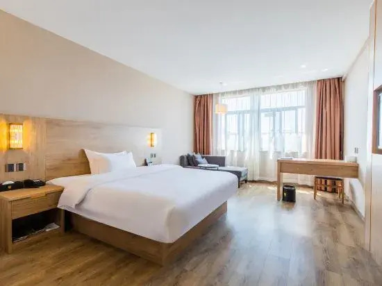 Tonglu Hongqi JC Hotel