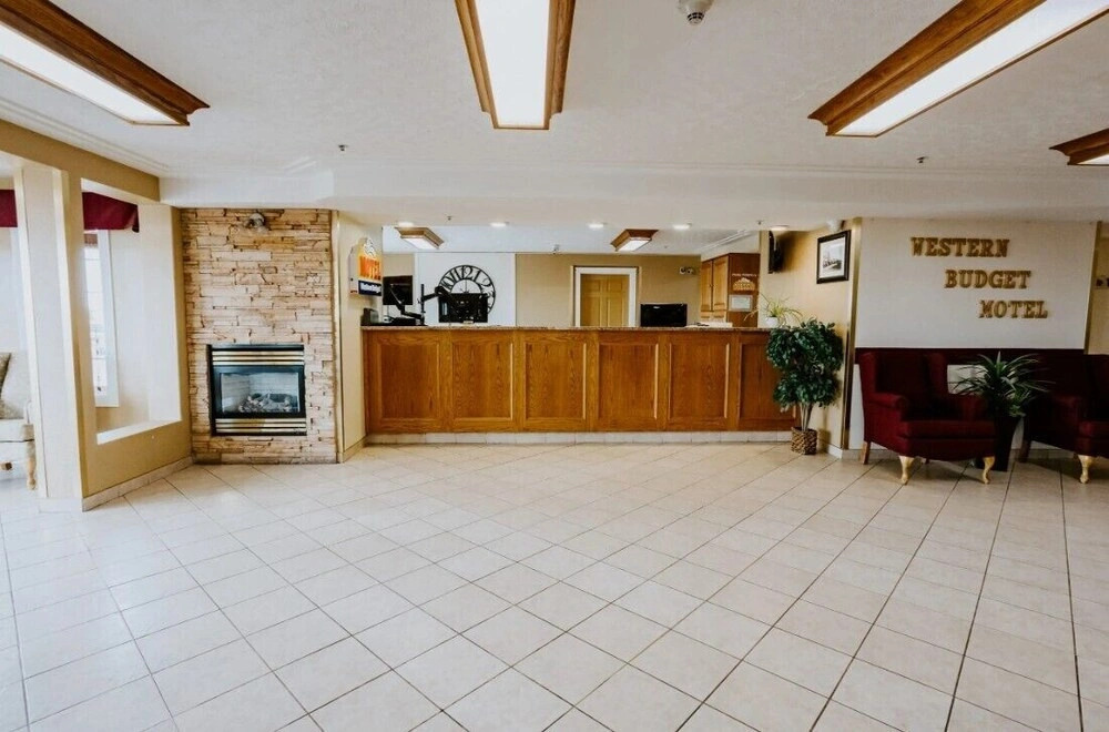 Western Budget Plus Grande Prairie 2