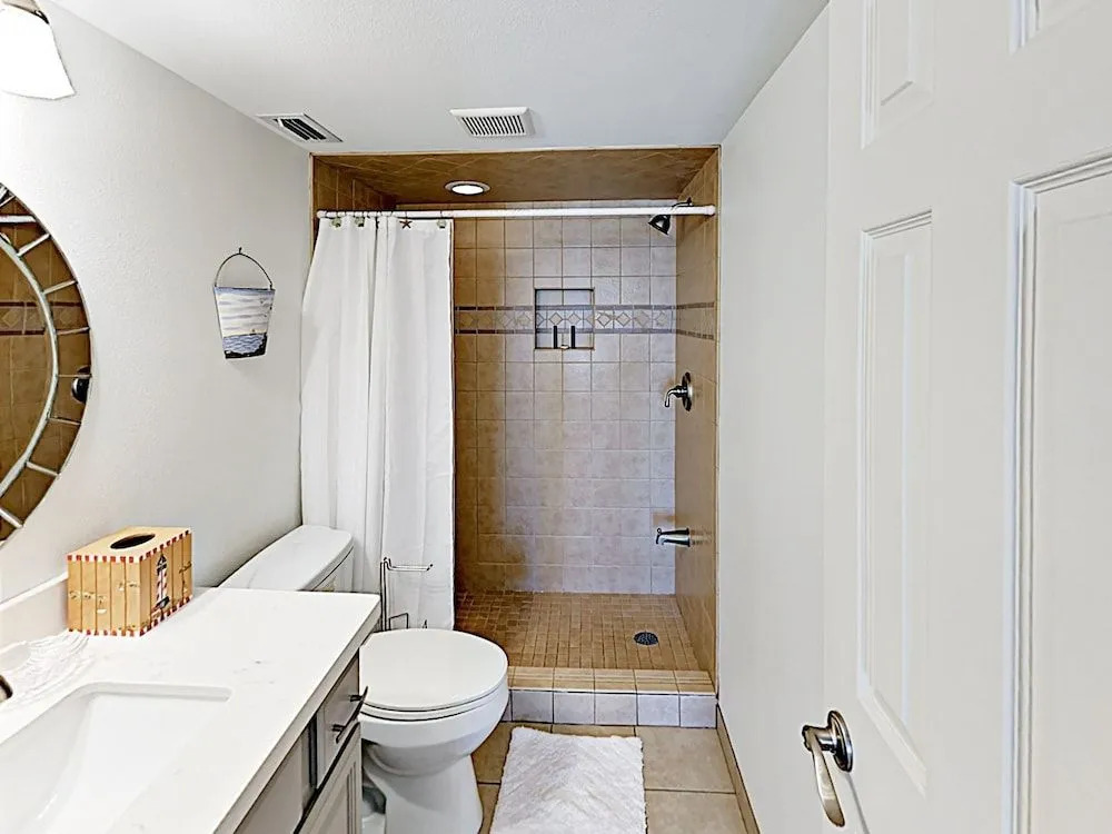 2BR Embassy #404 - 2 Br Condo