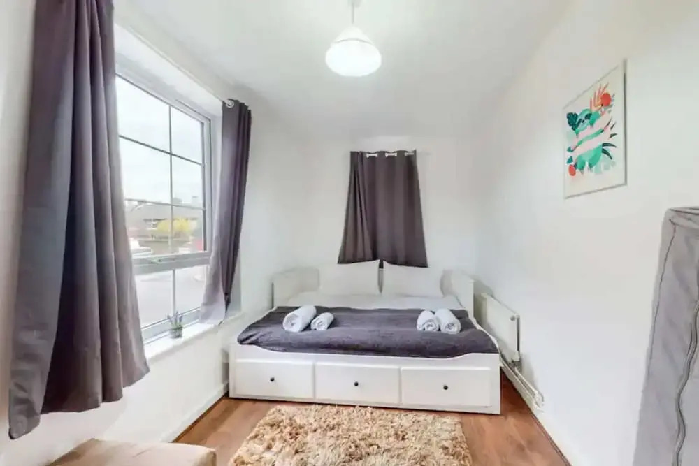 Central & Cosy 2BD Flat Near Canary Wharf