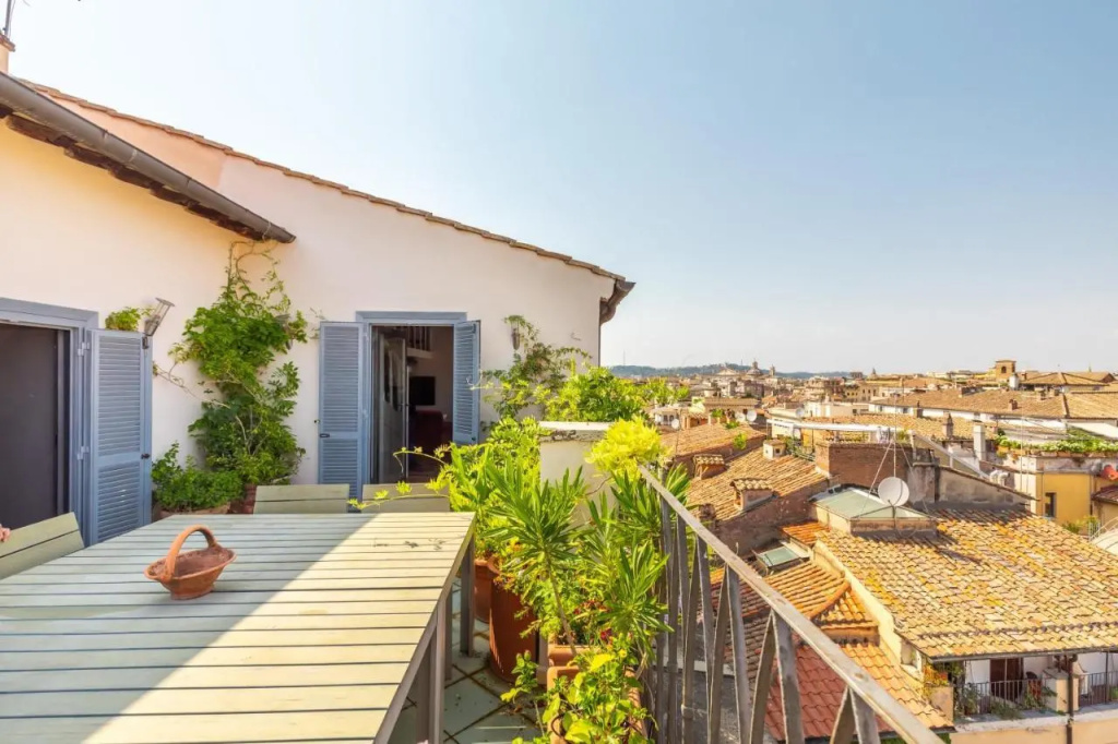 Farnese Stunning Penthouse | Romeloft
