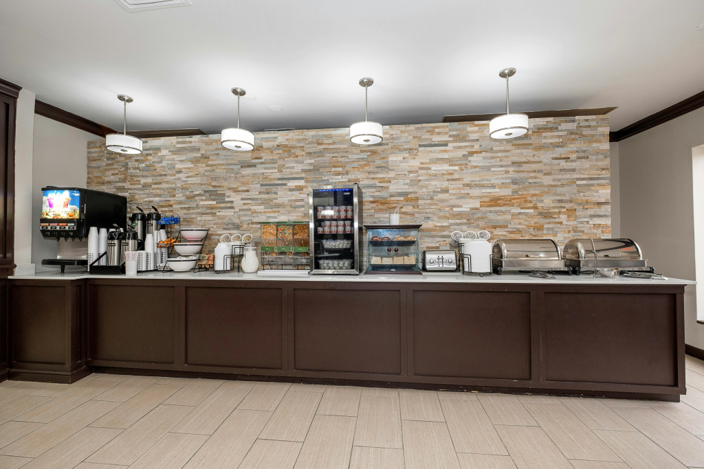Red Roof Inn PLUS+ & Suites Knoxville West - Cedar Bluff