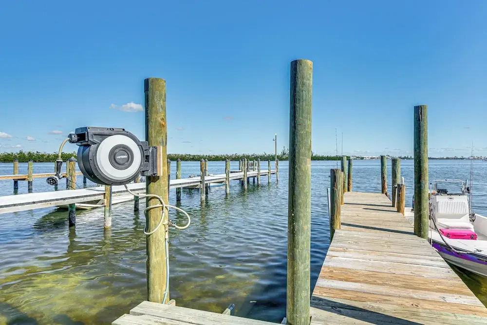 Little Gasparilla Home: Walk to Beaches