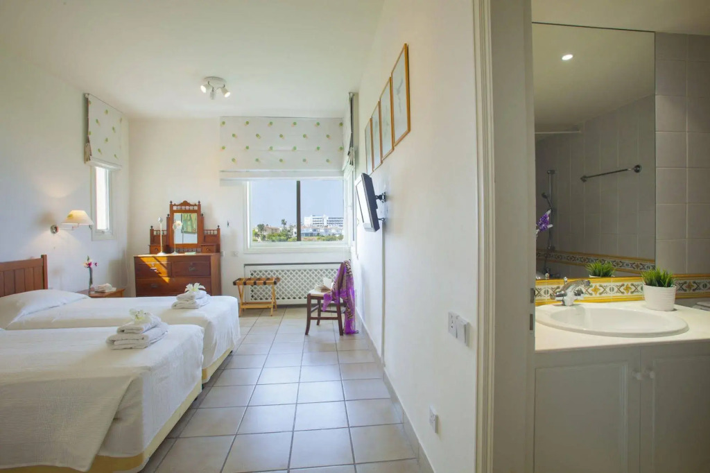 Alia Seafront Suite