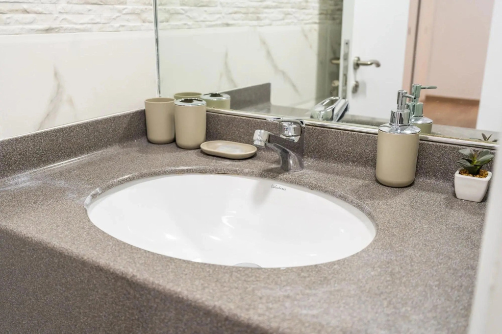 Dubai Marina - Stunning Huge 4 Bedroom Apts Near JBR - Gym - Pool - Parking by Sojo Stay