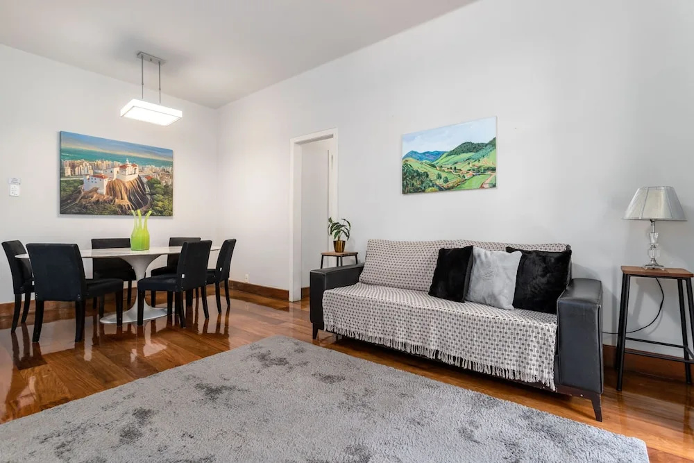 Close to the Underground and 10 Minutes From the Beach Mfb302