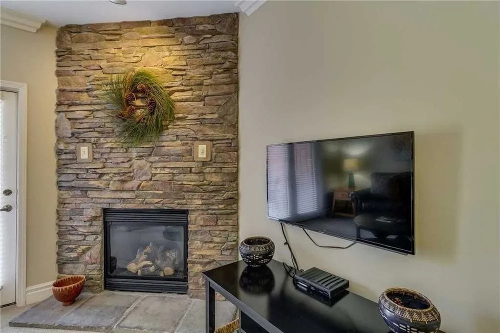Baskins Creek 414 - 2 Br condo by RedAwning