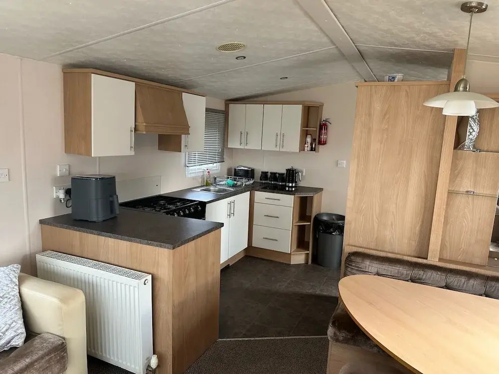 3 Bedroom Caravan - Sleeps 6, Pool & Garden