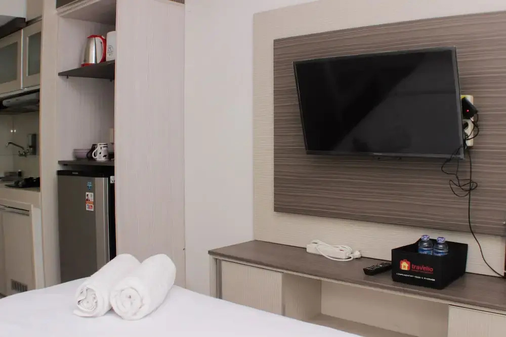 Cozy And Warm Studio At Grand Sentraland Karawang Apartment