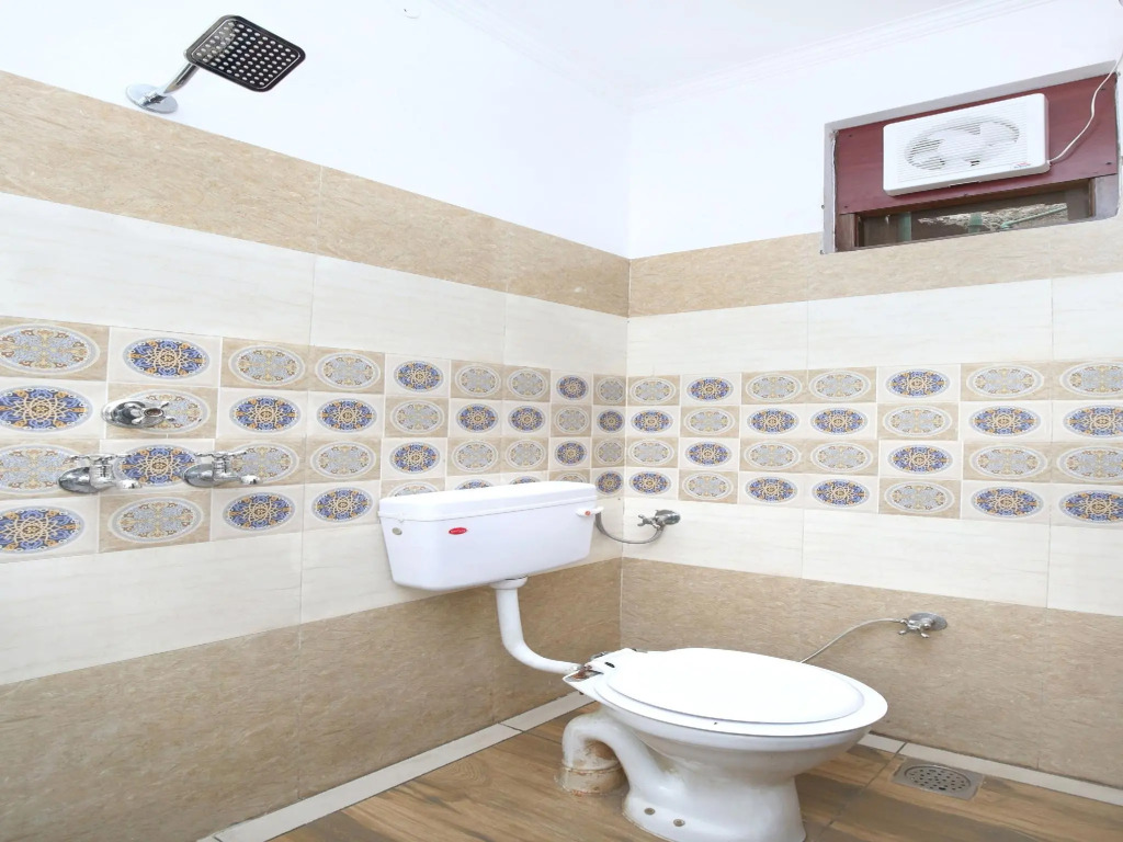 OYO 15067 Hotel Ashoka