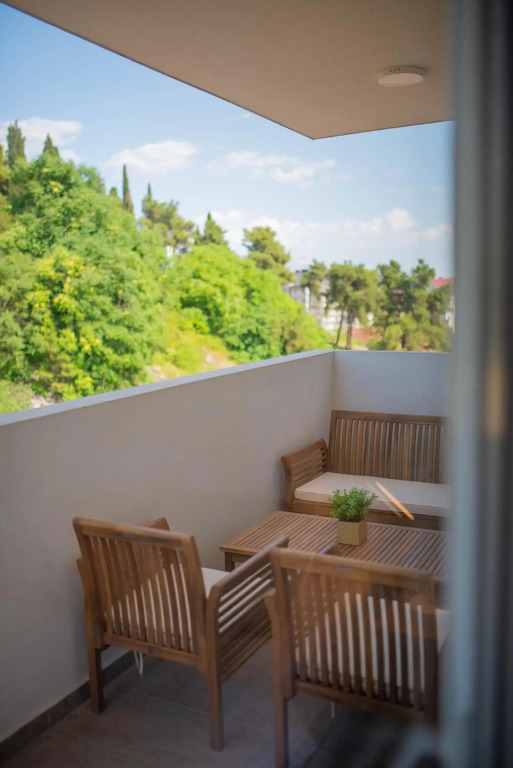 Stylish Two Bedroom Apartment at Ljubovic-Hill Park