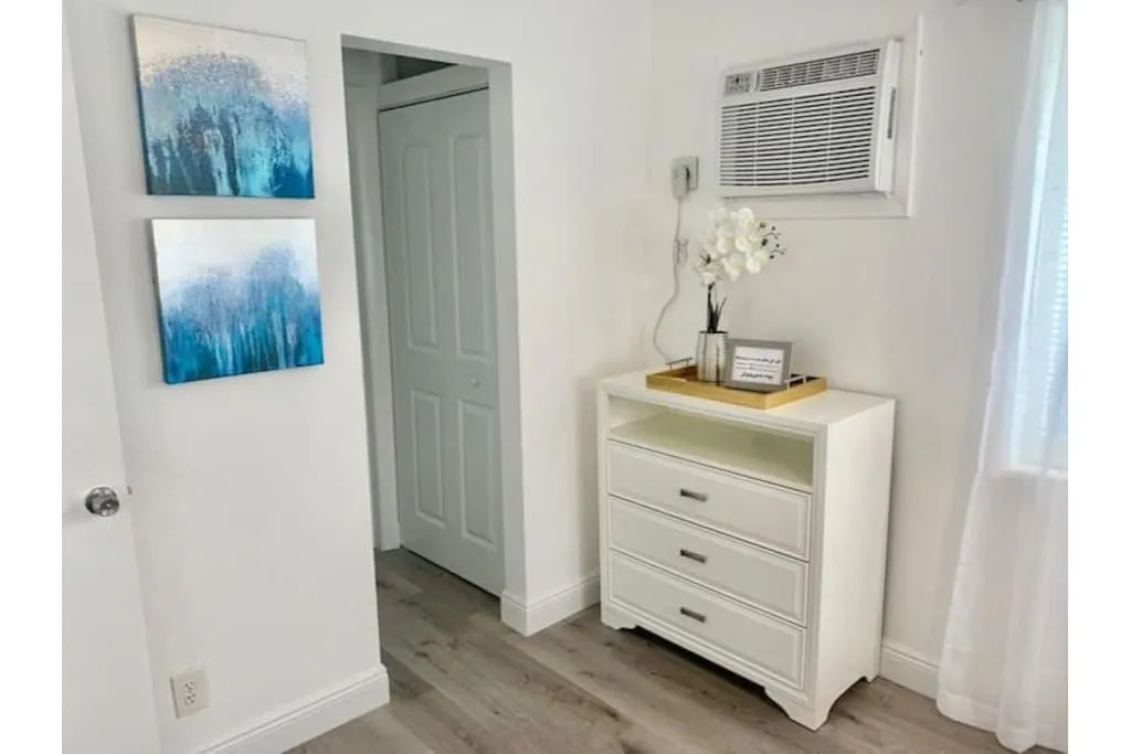 Ski 116 Apartment in Hallandale Beach