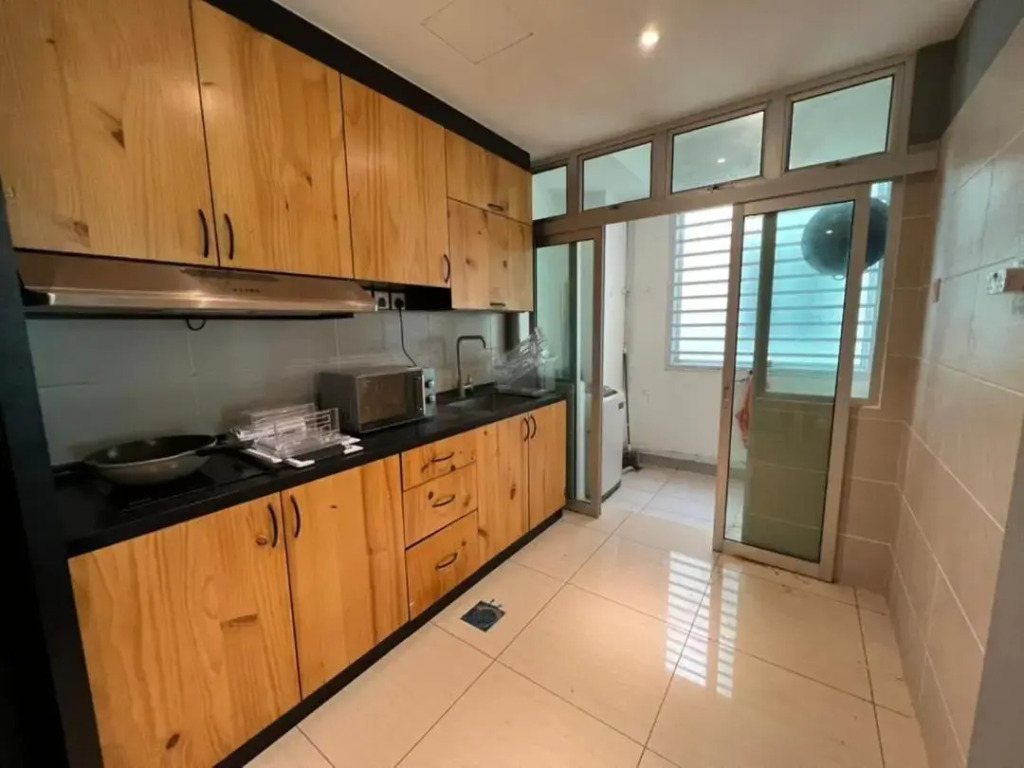 8pax Mount austin Midori Green homestay