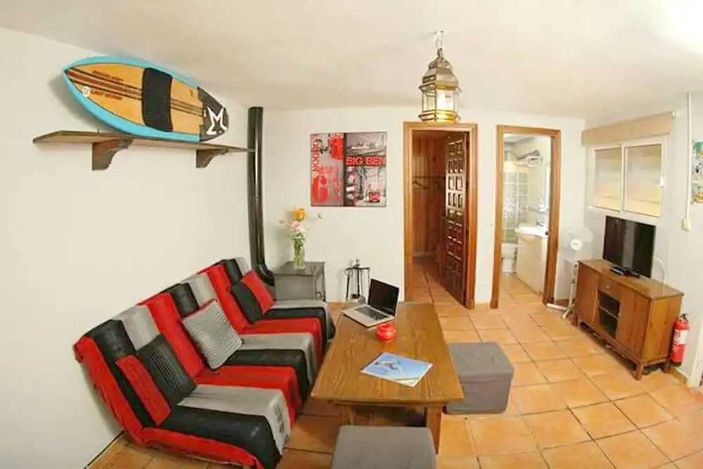 Bungalow With one Bedroom in Tarifa, With Wonderful Mountain View, Enclosed Garden and Wifi