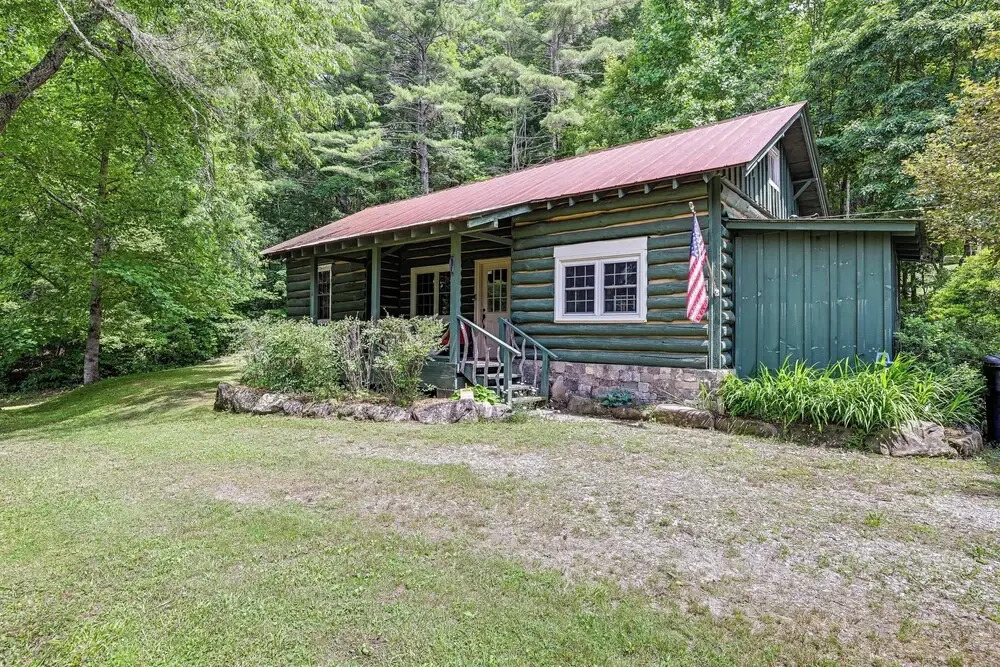 Historic Sapphire Cabin w/ Porch, Updated Interior