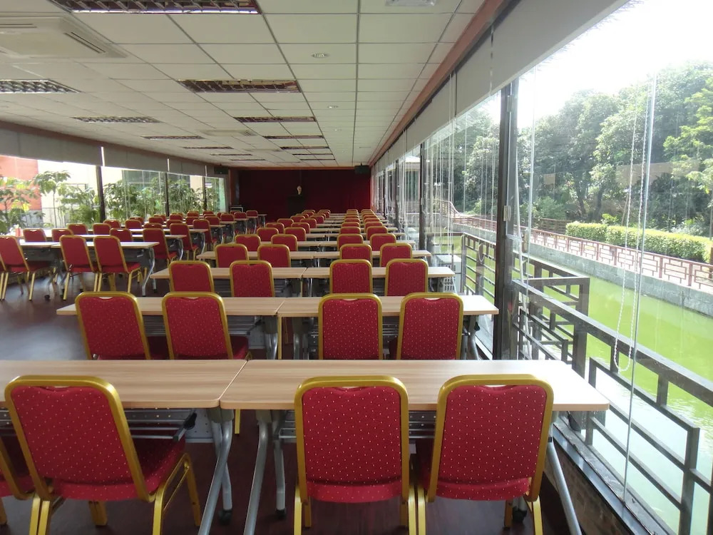 Sanflowery Hotel
