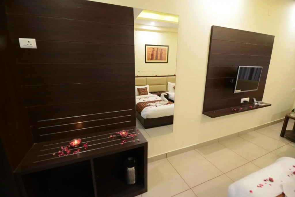 Hotel Sanobar