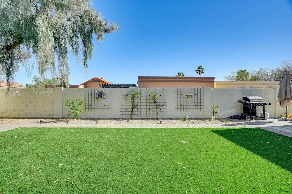 Pet-friendly Scottsdale Home w/ Screened Porch!