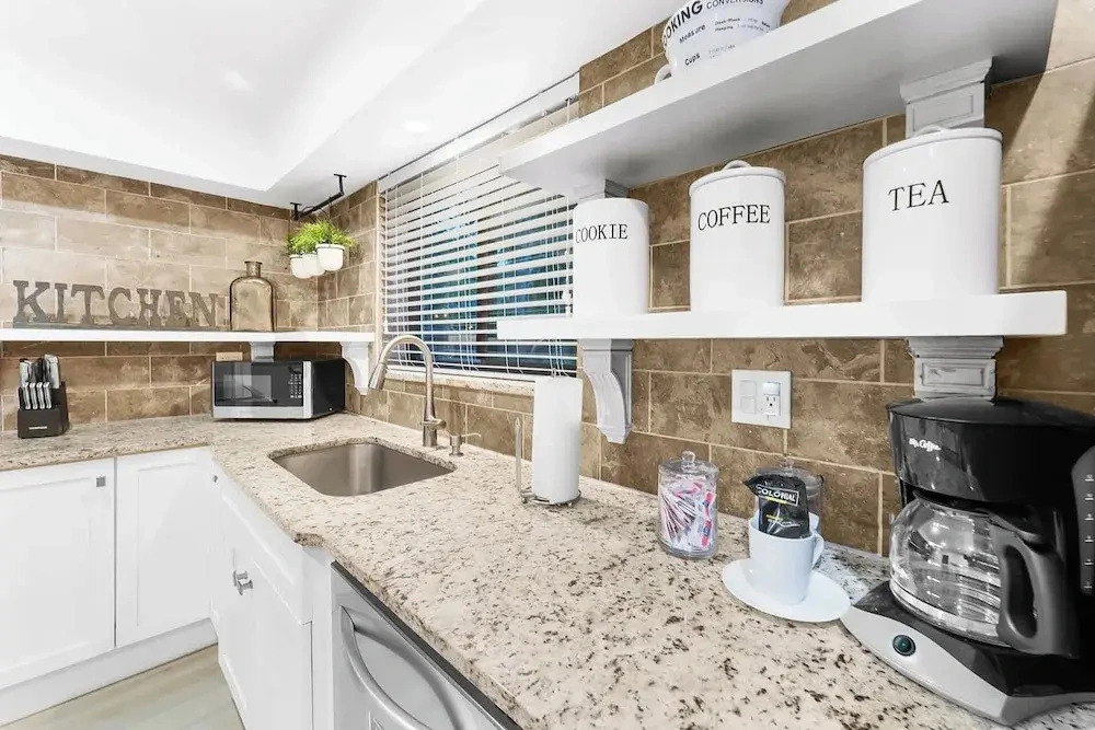 Sunset Lane by Rove Travel Home With Pool & Hot Tub