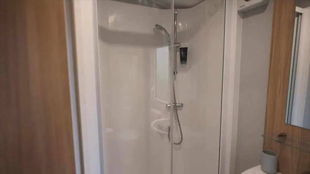 8 Guests - 3 Bedrooms - Pet Friendly - Lakeview