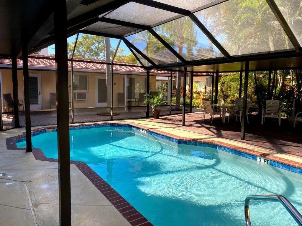 Tropical Villas Of Venice Beach
