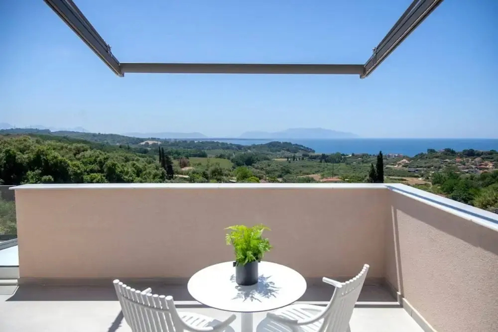 Villa Monolithi Lumiere