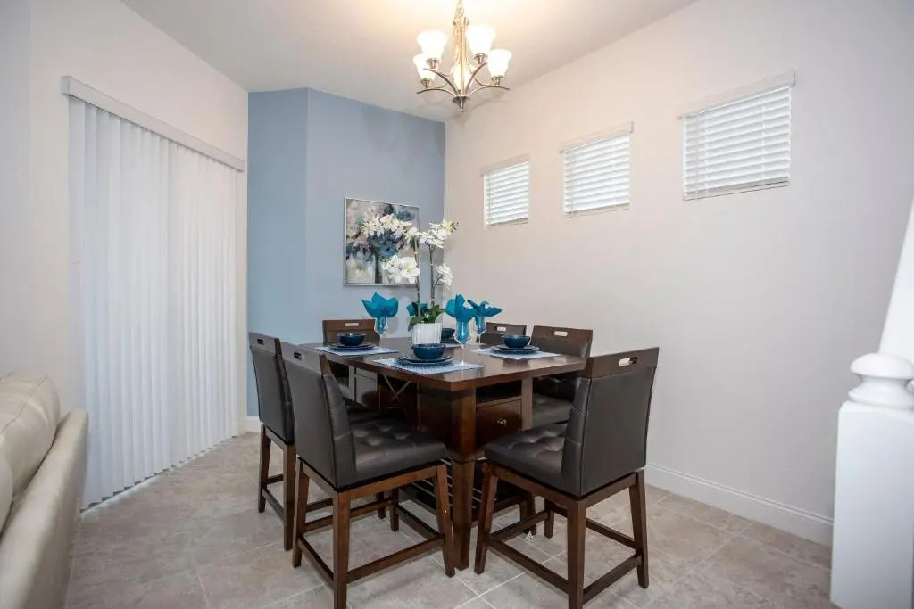 Stunning 5 Bd Home w/ Pool Close to Disney 174