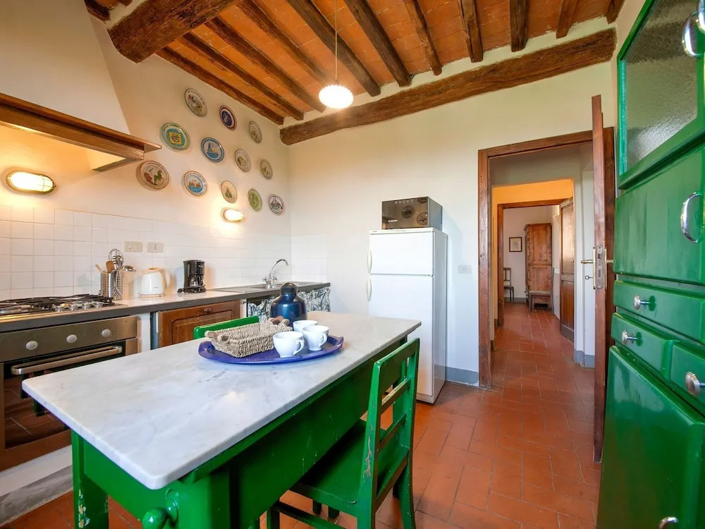Luxurious Farmhouse in Capannoli With Pool