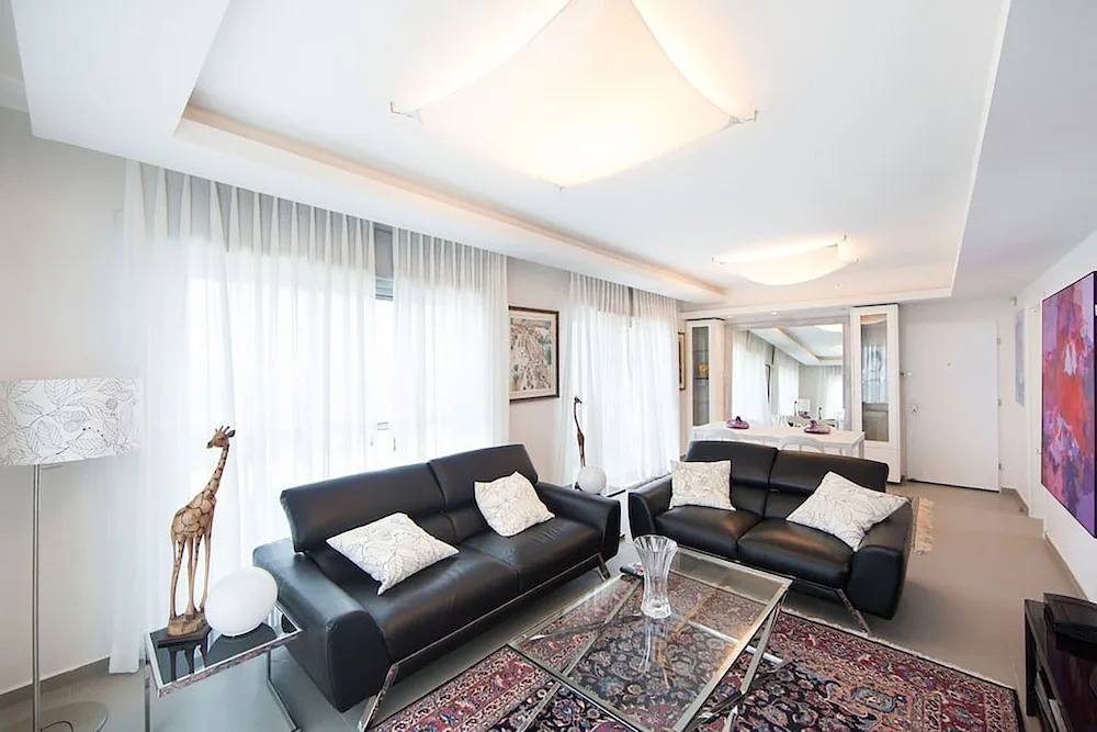 Seaview Oasis Luxurious penthouse
