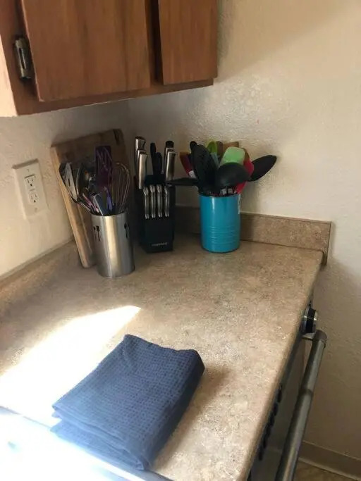 Convenient 2 bedroom, walk to Bart, 10 min to Berkeley