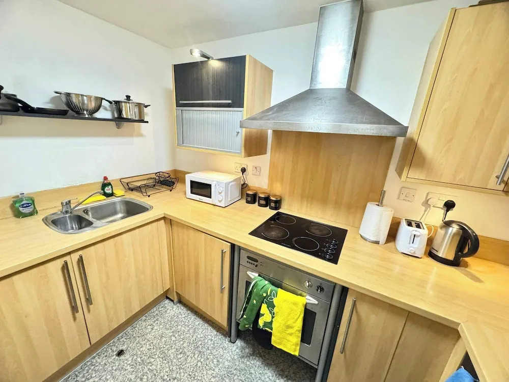 City Centre - Sleeps 2 - Wifi Parking Projector