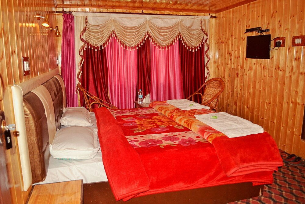 Hotel Glacier Heights
