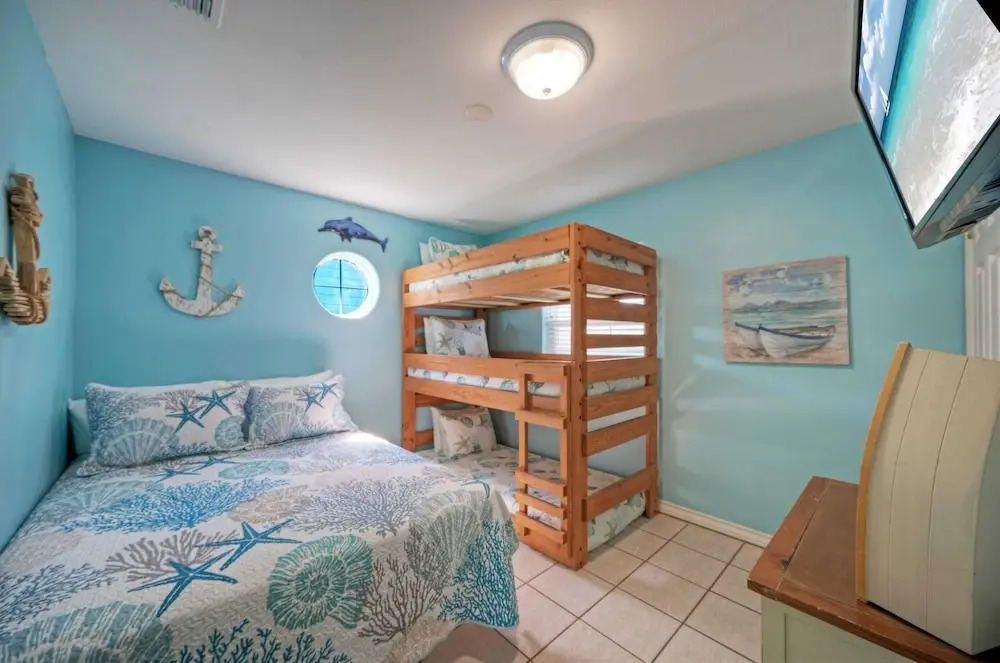 Sleeps 24 2 Homes w/ Beach Boardwalk Access & Deck Views Steps to the Beach