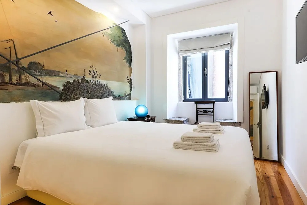 JOIVY Splendid 1-bed Apt, moments from subway & Av. da Liberdade