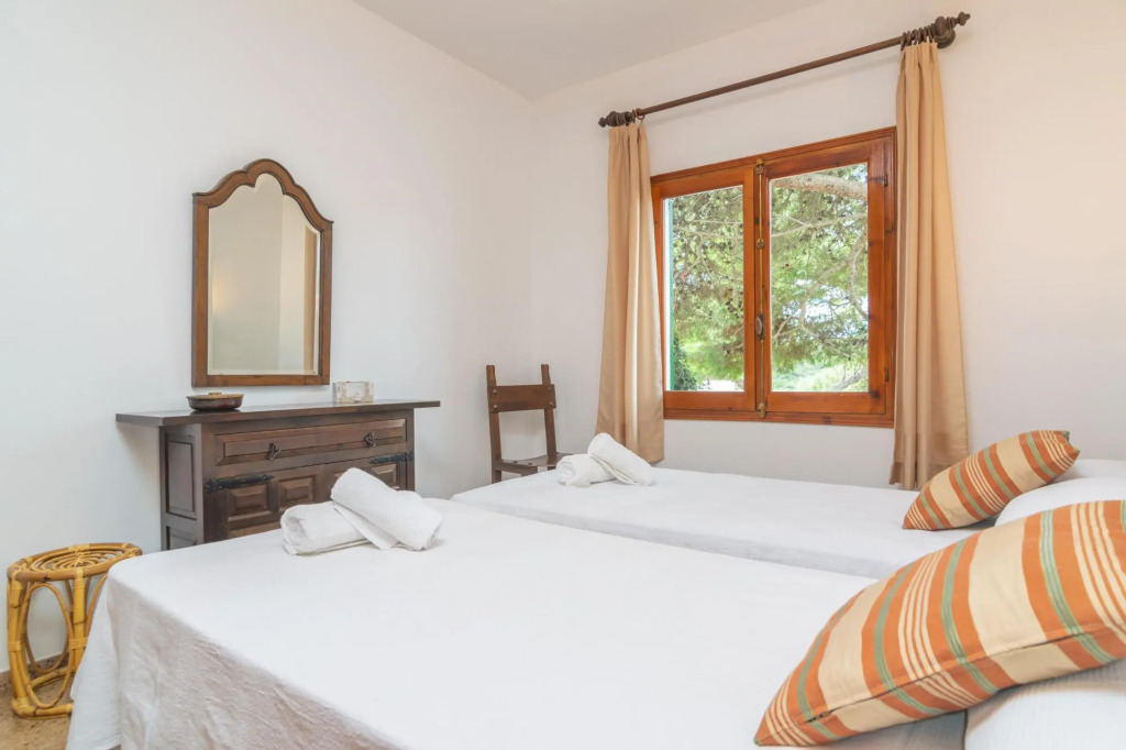 CAN JAUME 6 - Villa very close to the sea, with private pool and free WiFi.