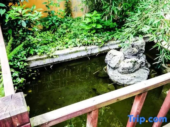 Huanglongshan Youth Hostel