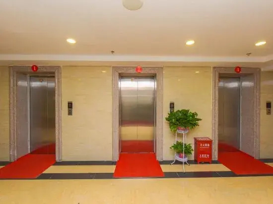 Zhongcheng Holiday Hotel (Shijiazhuang Railway Station Tatan Trade City Branch)