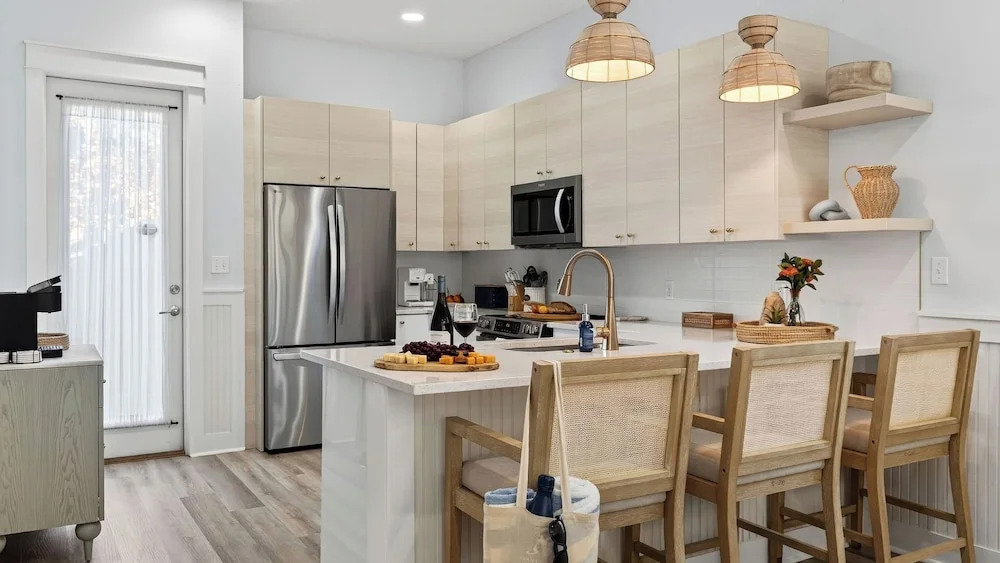 ? Private Backyard Minutes to 30A + Beaches Golf Cart + Bikes The Little Blue Beach House by Avantstay