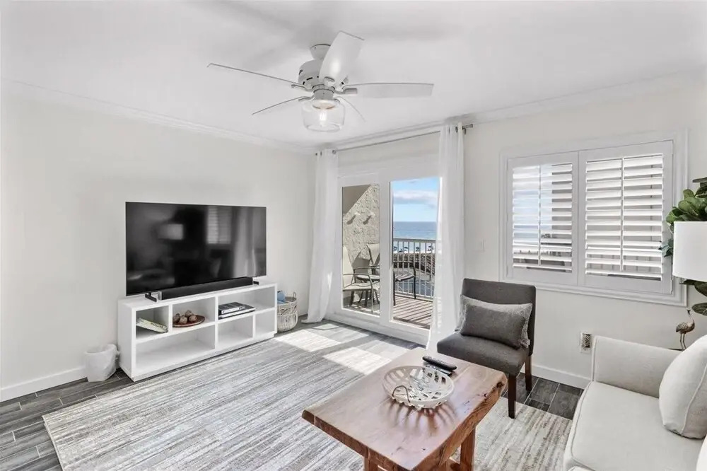 Holiday Surf And Racquet Club 413 1 Bedroom Condo by Redawning