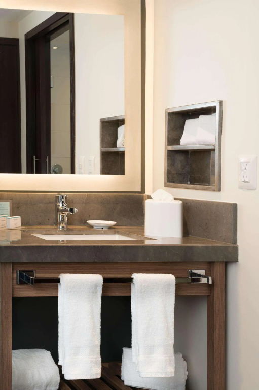 Hampton Inn by Hilton Leon