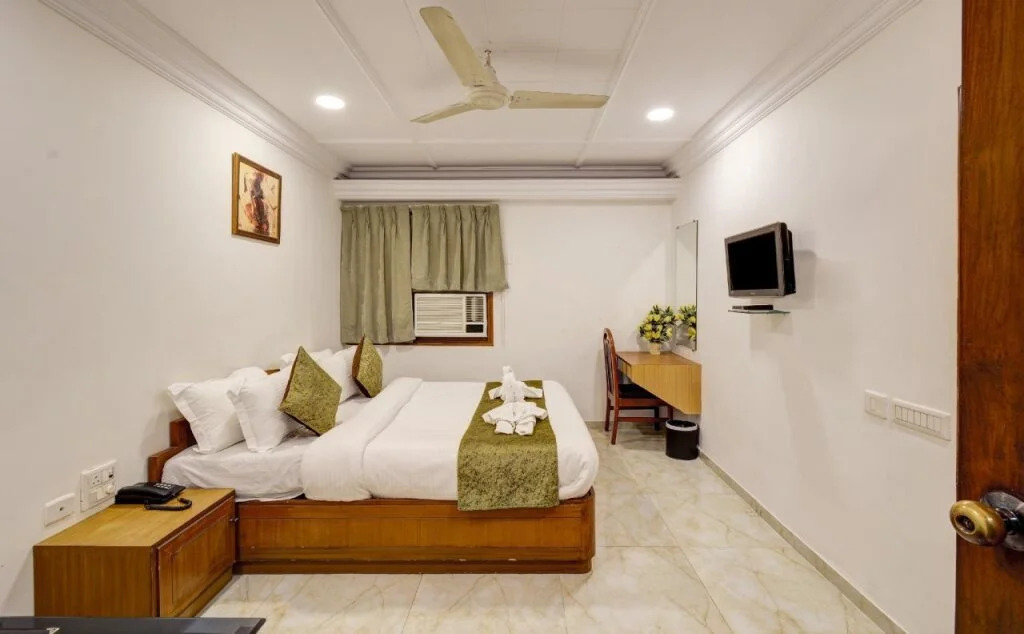 Maruti Hotel