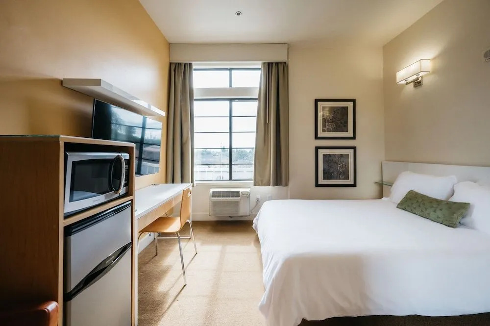 Studios Inn