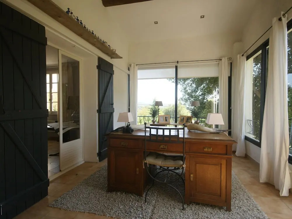 Plush Villa in Villecroze With Private Swimming Pool