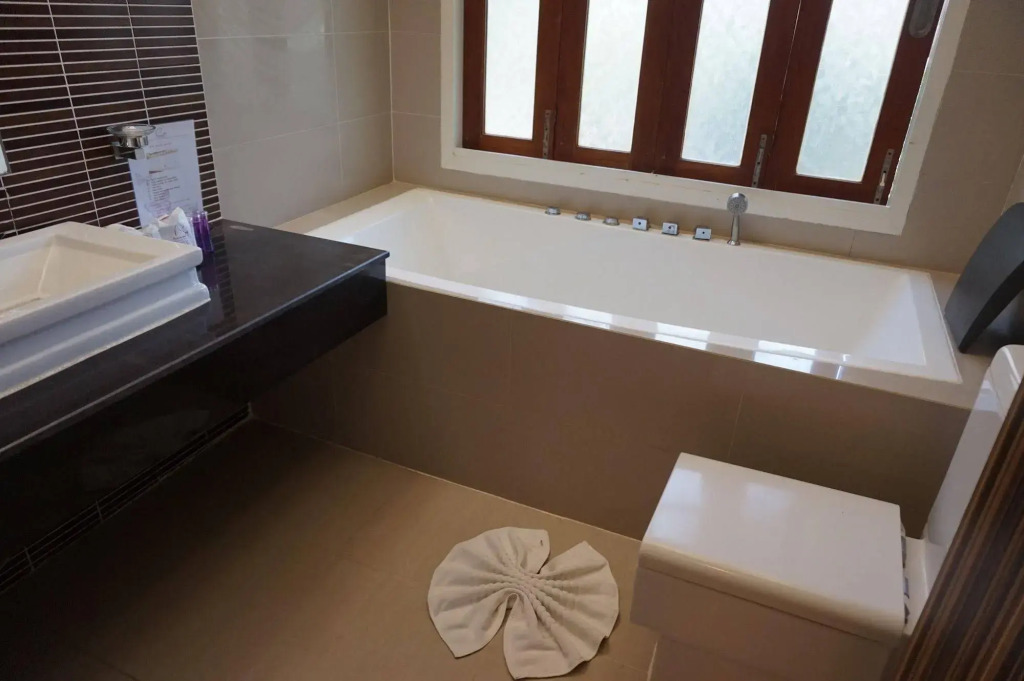 Replay Pool Villa