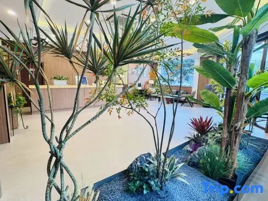 Le 8 Chain Hotel (Bengbu Zhanggongshan Park)