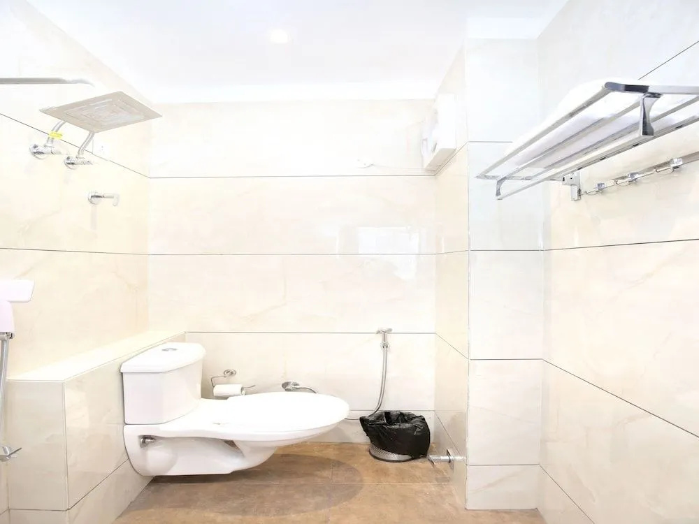 OYO 17084 Hotel Grand Orchid
