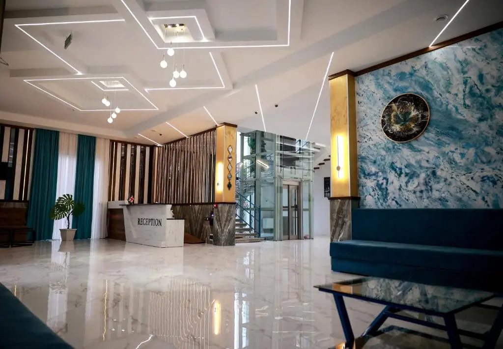 Отель DADIANI Inn